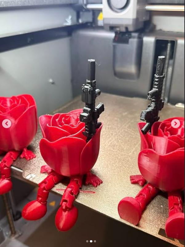 Guns and Roses for the love of your life - GeeRay Studio