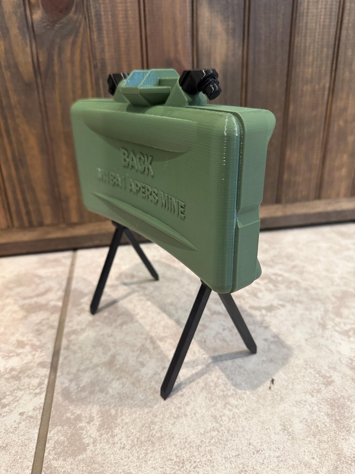 Life-Size Claymore Mine with Folding Legs - GeeRay Studio