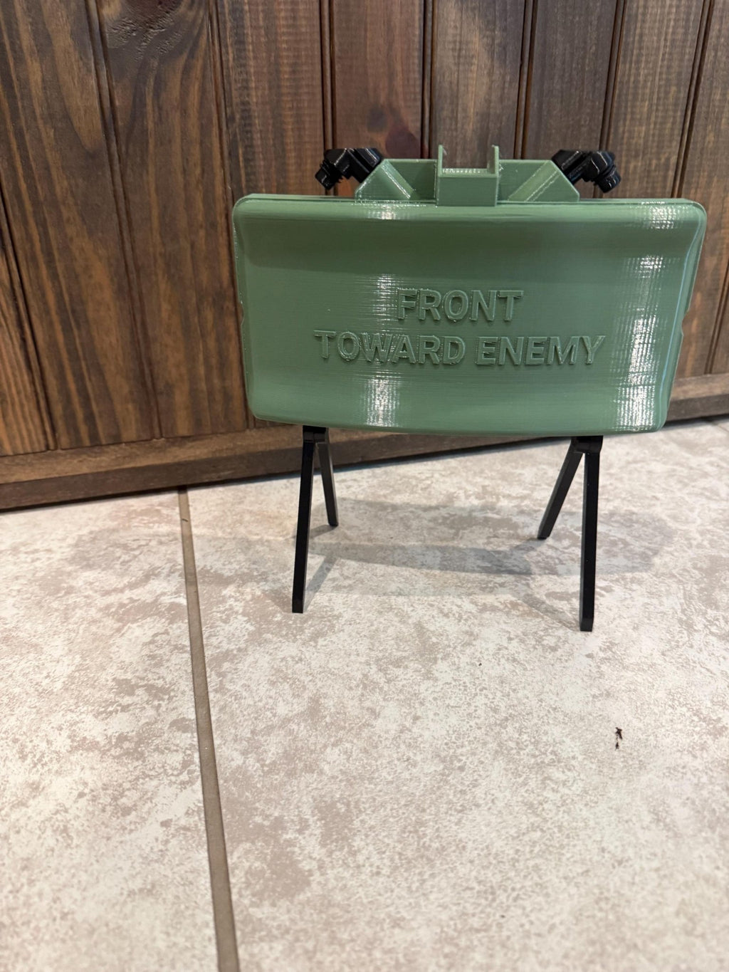 Life-Size Claymore Mine with Folding Legs - GeeRay Studio