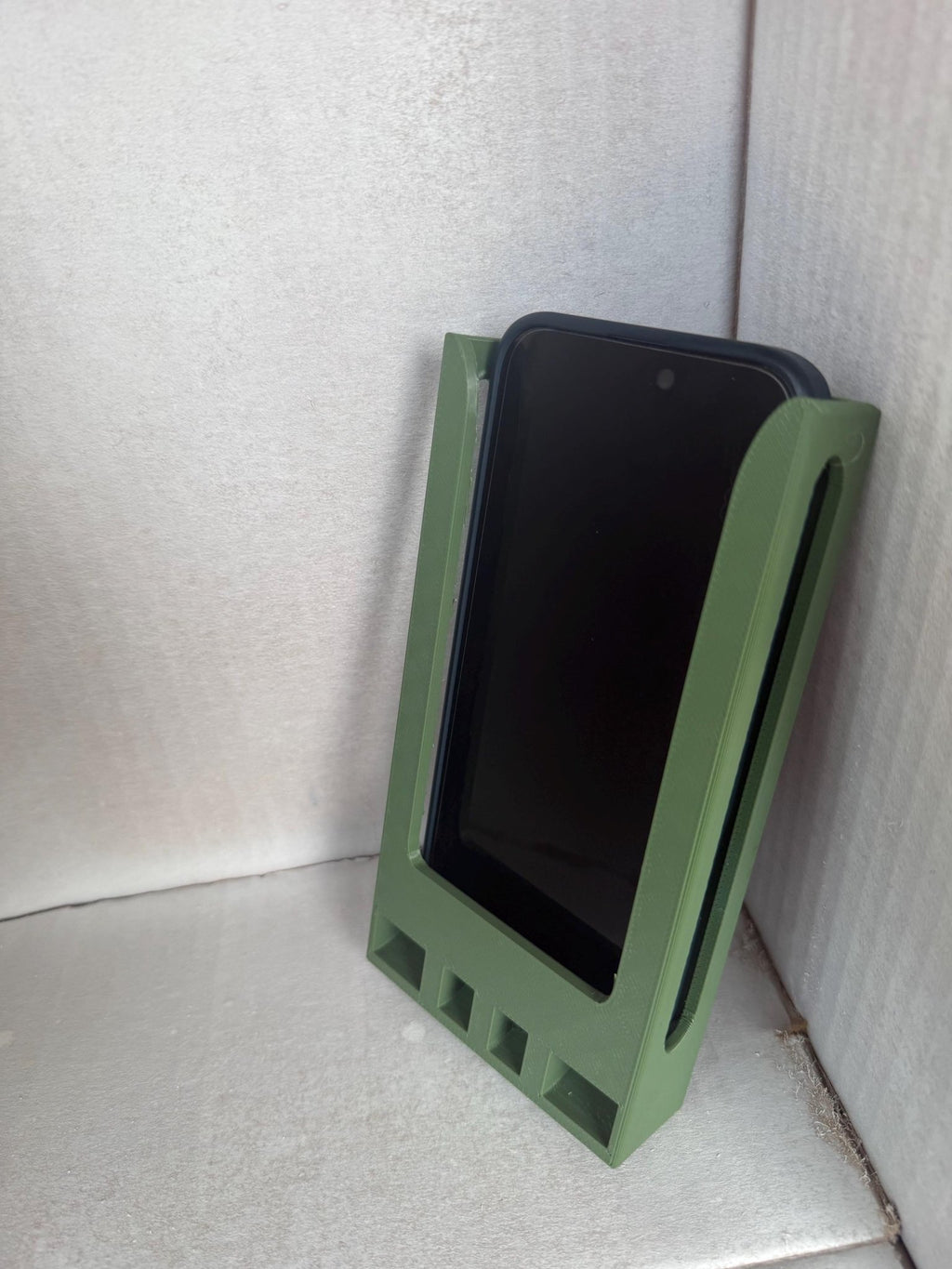 Shower phone caddy - GeeRay Studio