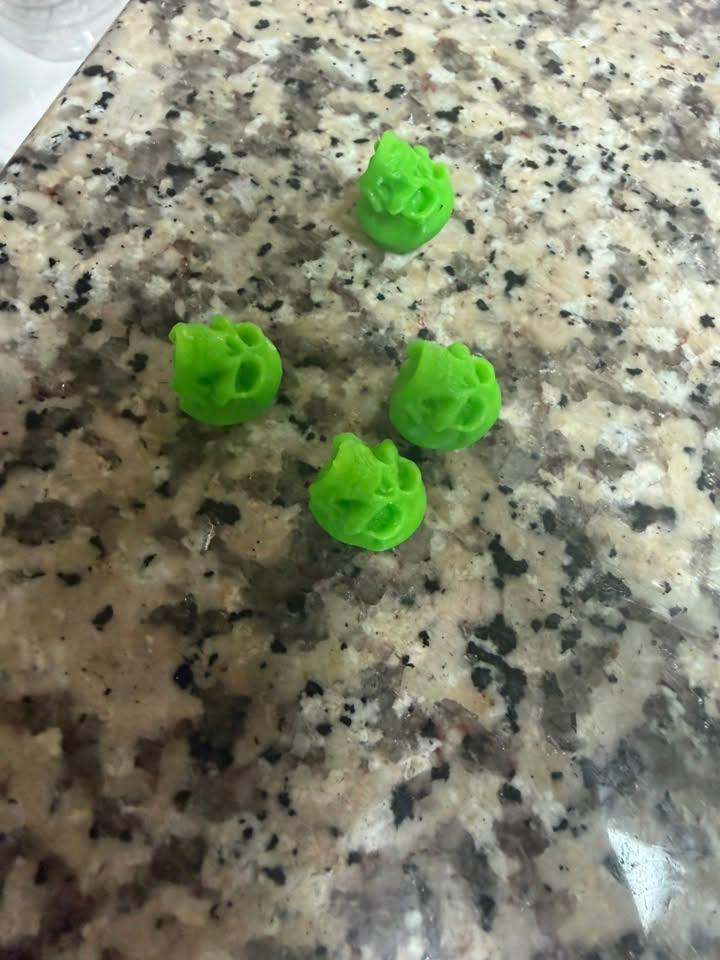 Skull valve stem caps - GeeRay Studio